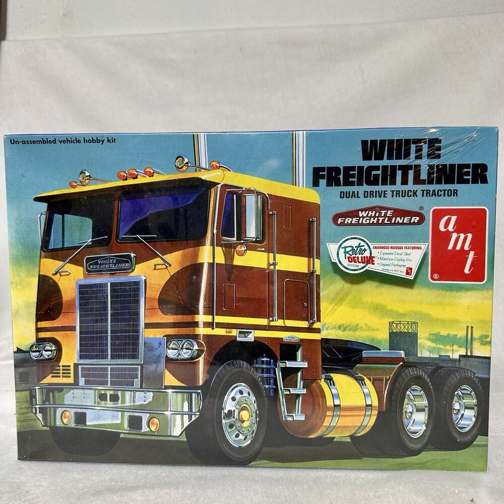 AMT 1/25 Scale Freightliner Dual Drive Truck Tractor Model Kit AMT620 Sealed
